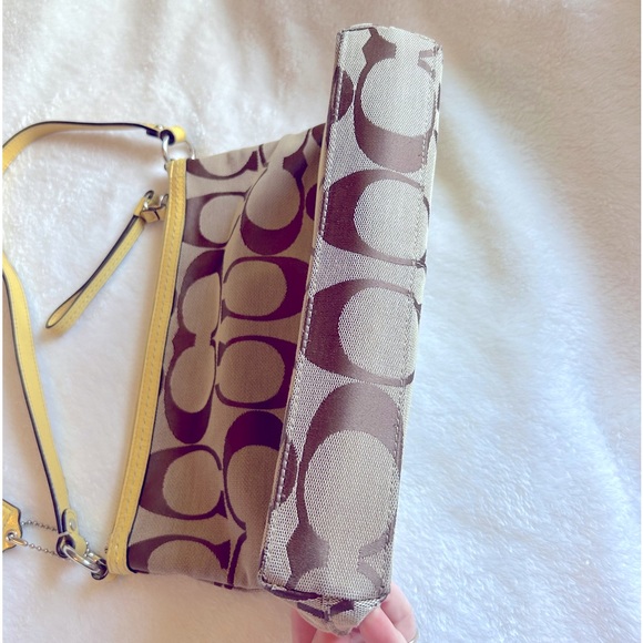 GUC Coach F13674 signature stripe canvas shoulder bag in khaki & yellow π€π - Picture 5 of 11